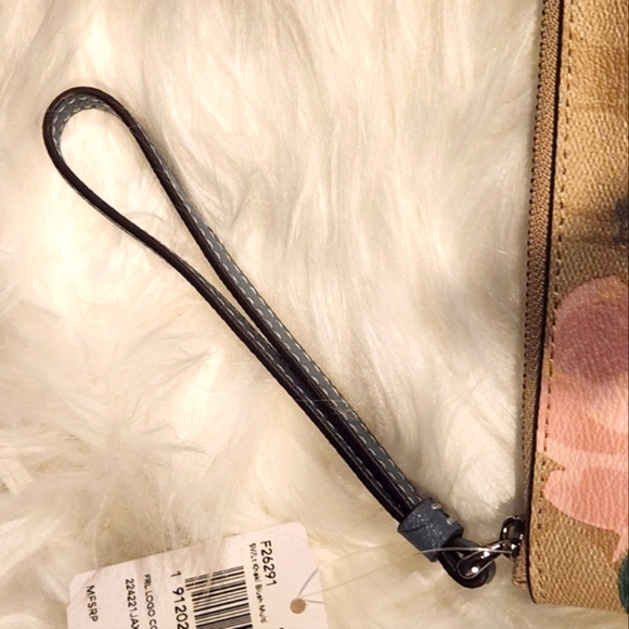 Authentic Coach Wristlet - Picture 7 of 7